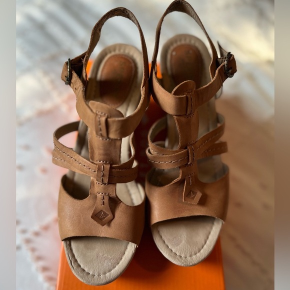 Sperry Wedges - Picture 2 of 16